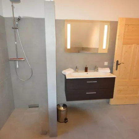 Only 200 M From Lift With Sauna 샬레 *